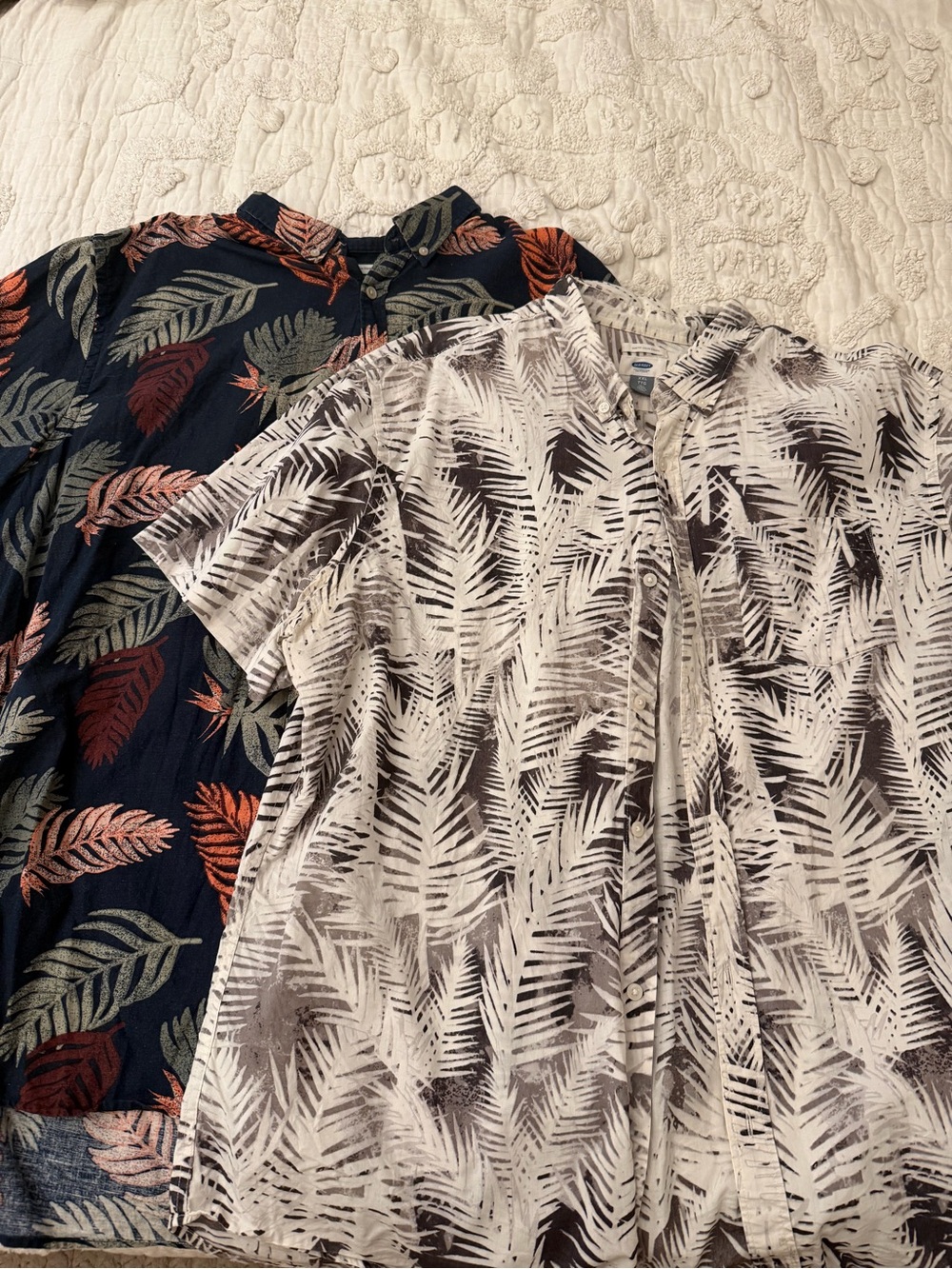 Old Navy Tropical Palm Leaf button Down Shirts